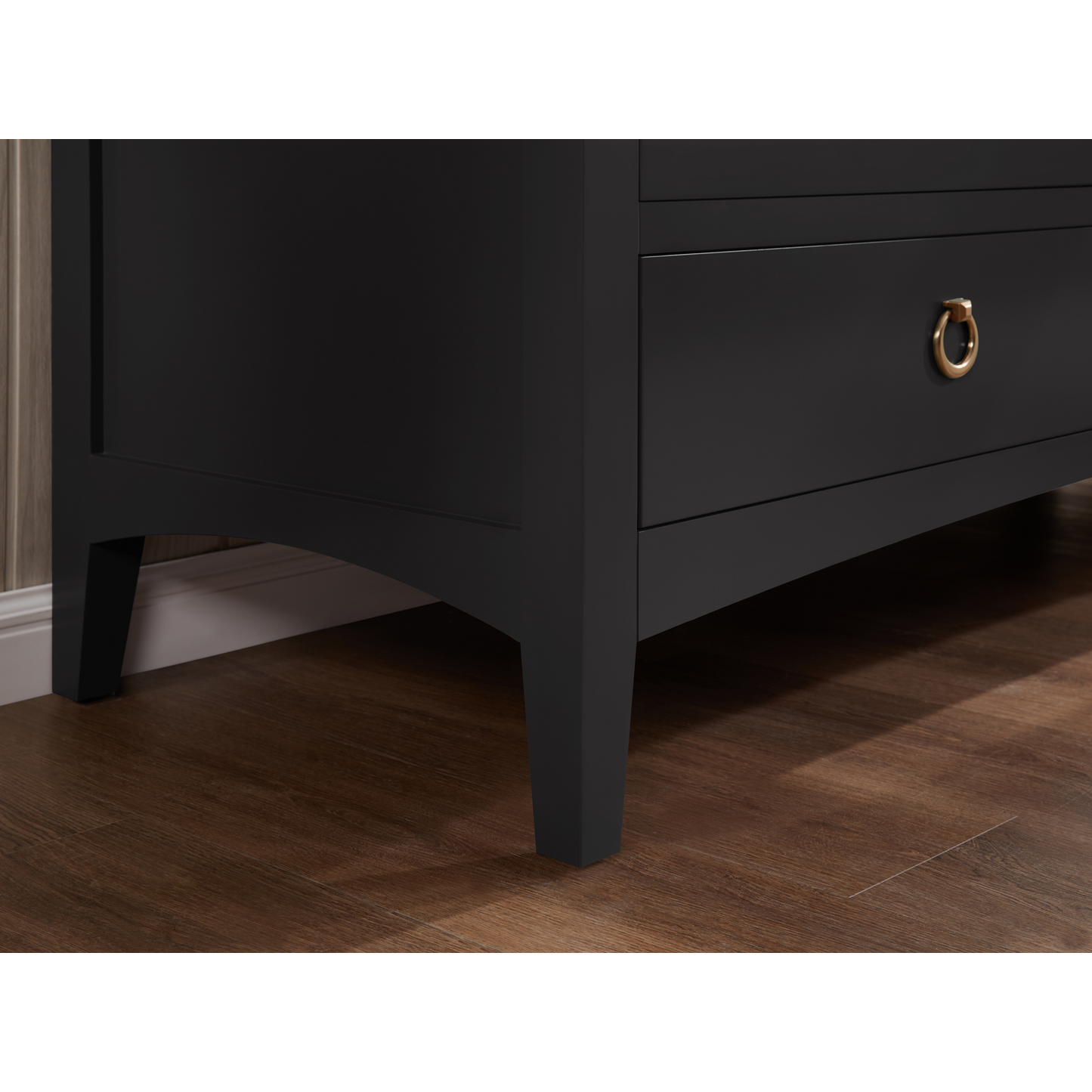{{ product_title }} by {{ product_vendor }}